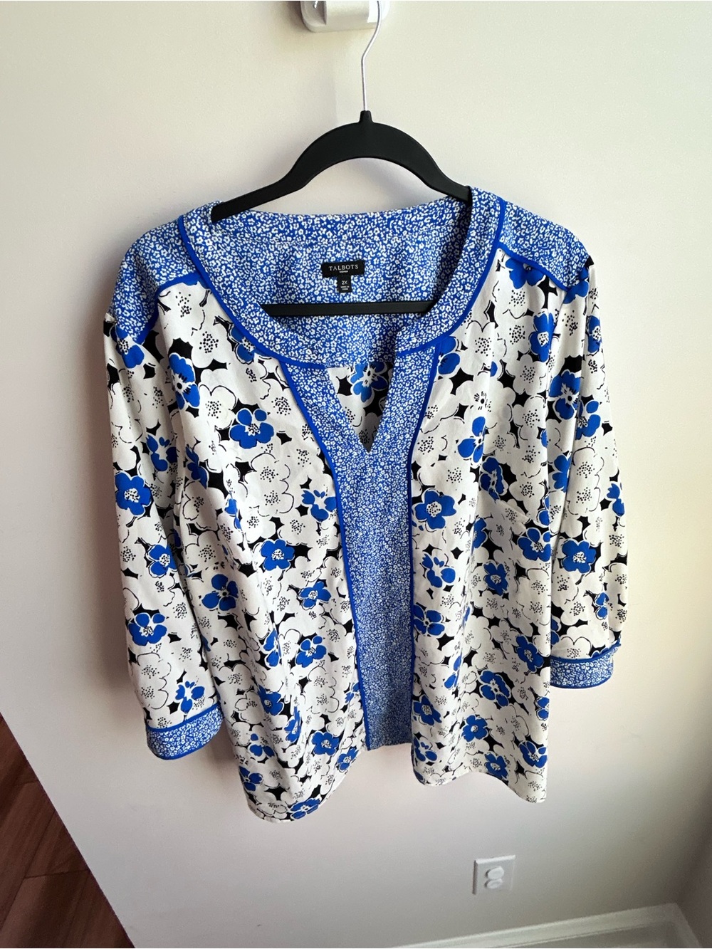 Talbots Blue and White Floral blouse size 2x EUC